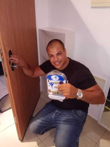 פריצת דלתות